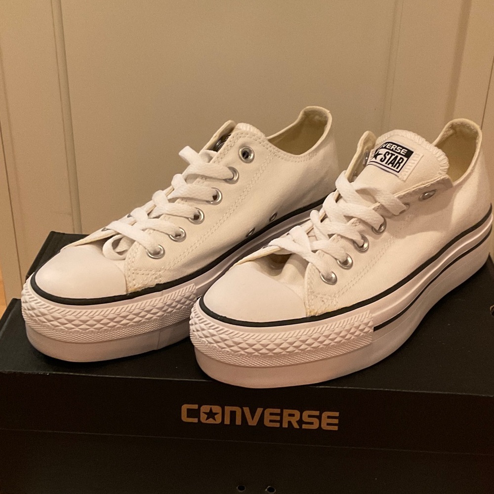 Converse Women's White Platform Sneakers. Size 7.5